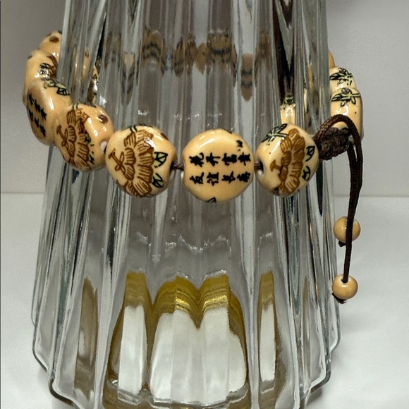 Adjustable Tan Beaded Bracelet with Intricate Chinese calligraphy friendship - Picture 7 of 9